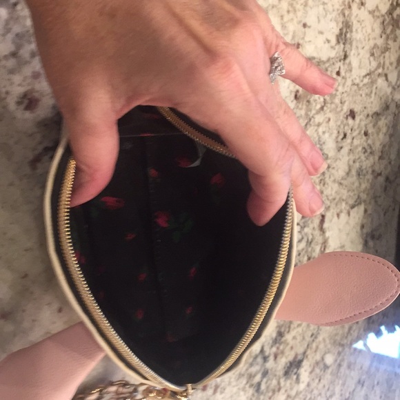 Betsy Johnson mouse clutch - Picture 5 of 5